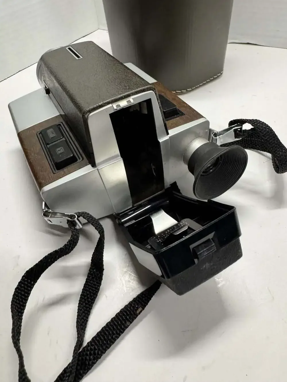 Vintage Kodak XL55 Super 8 Movie Camera with Case and Strap Read details